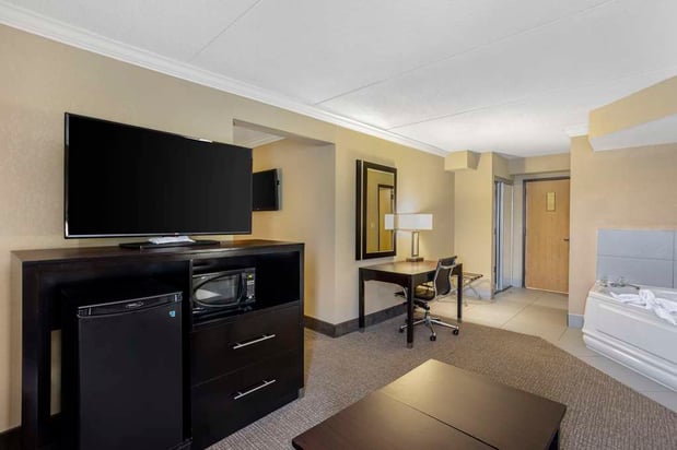 Images Best Western Harrisburg North
