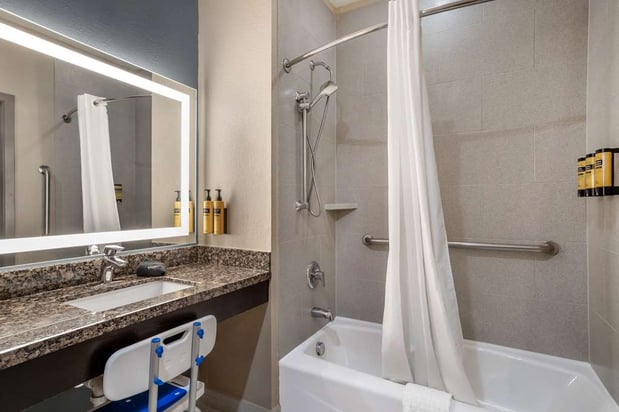 Images Best Western Plus Lake Jackson Inn & Suites