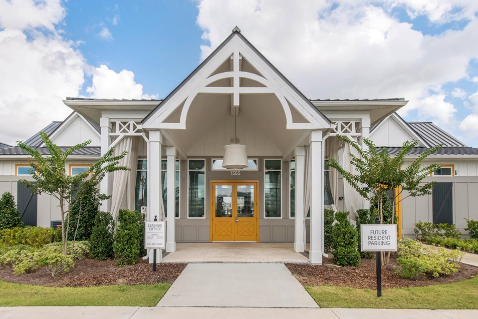 Capital Crest at Godley Station Apartment Homes Photo