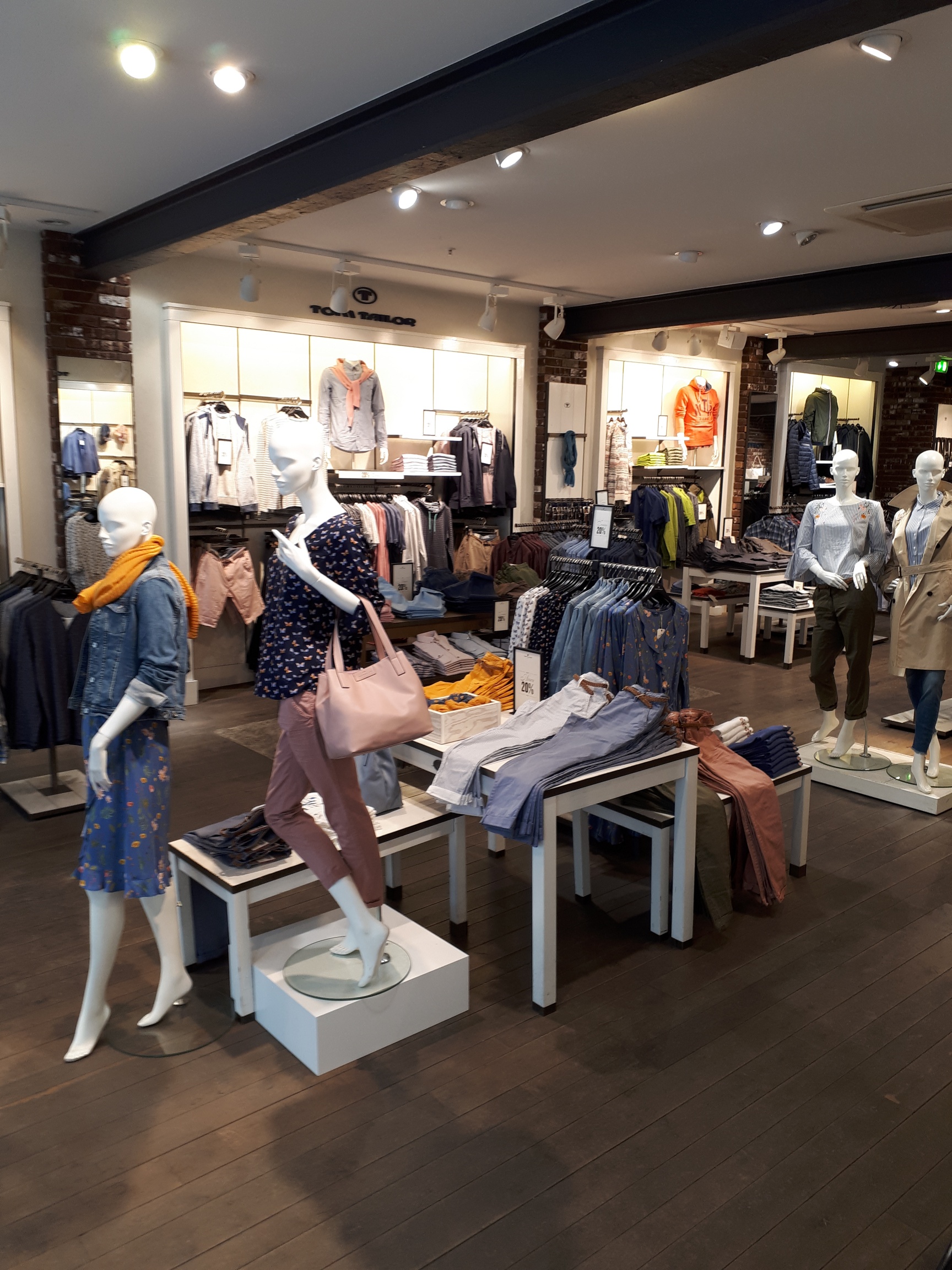 TOM TAILOR Store, Leipziger Str. 87-92 in Halle