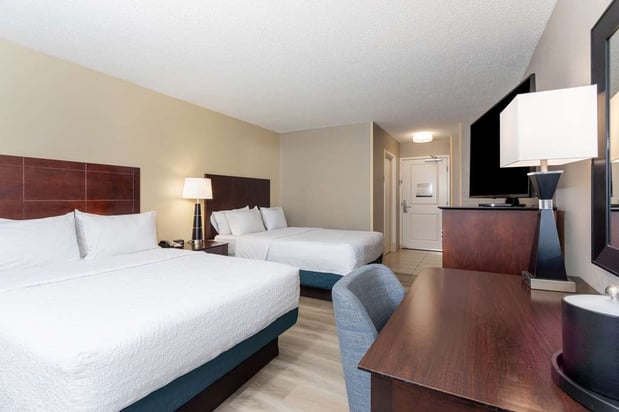 Images Hampton Inn Orlando-International Airport