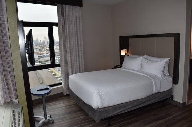 Images Holiday Inn Express Long Island City E - New York by IHG