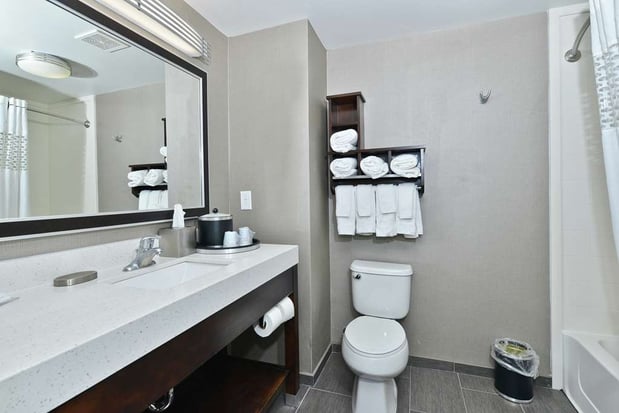 Images Hampton Inn & Suites Greensboro/Coliseum Area