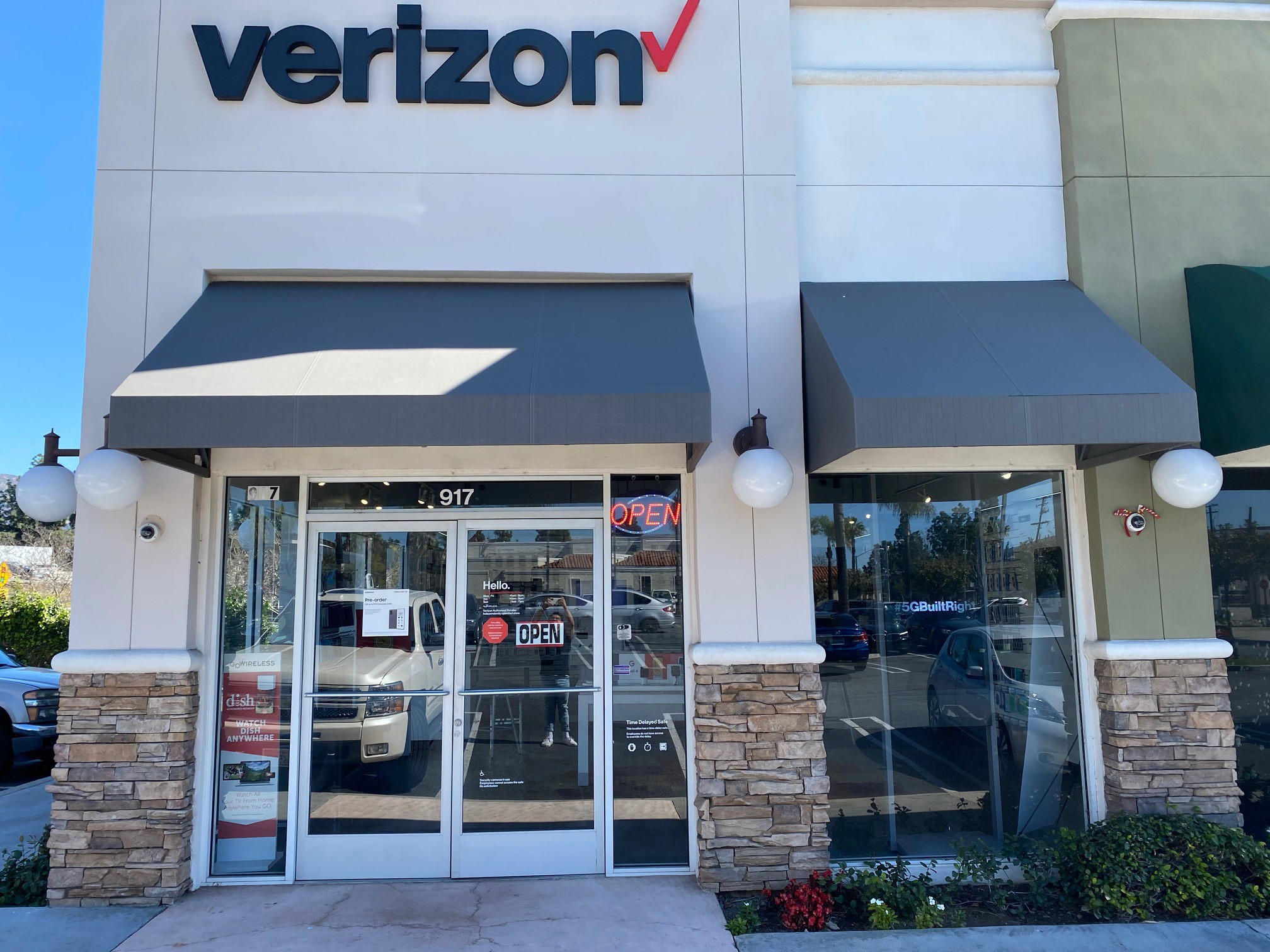 Verizon Authorized Retailer – GoWireless Photo