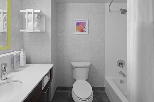 Images Hampton Inn & Suites Grand Rapids-Airport 28th St