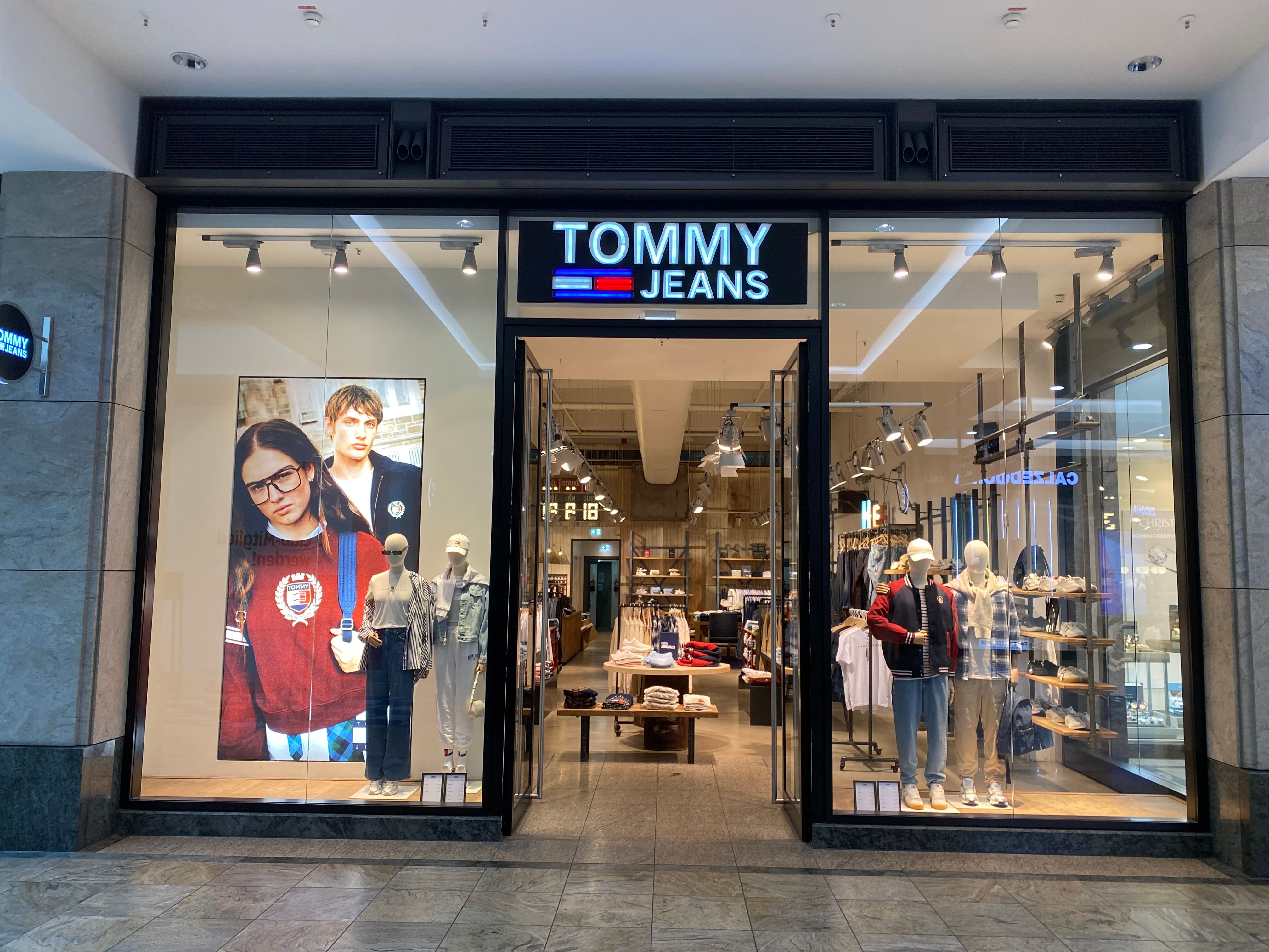 Kundenbild groß 1 Tommy Jeans