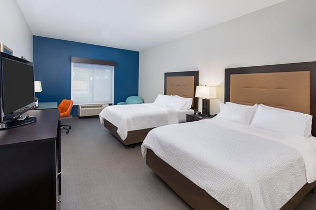 Images Holiday Inn Express & Suites Cleveland Northwest by IHG