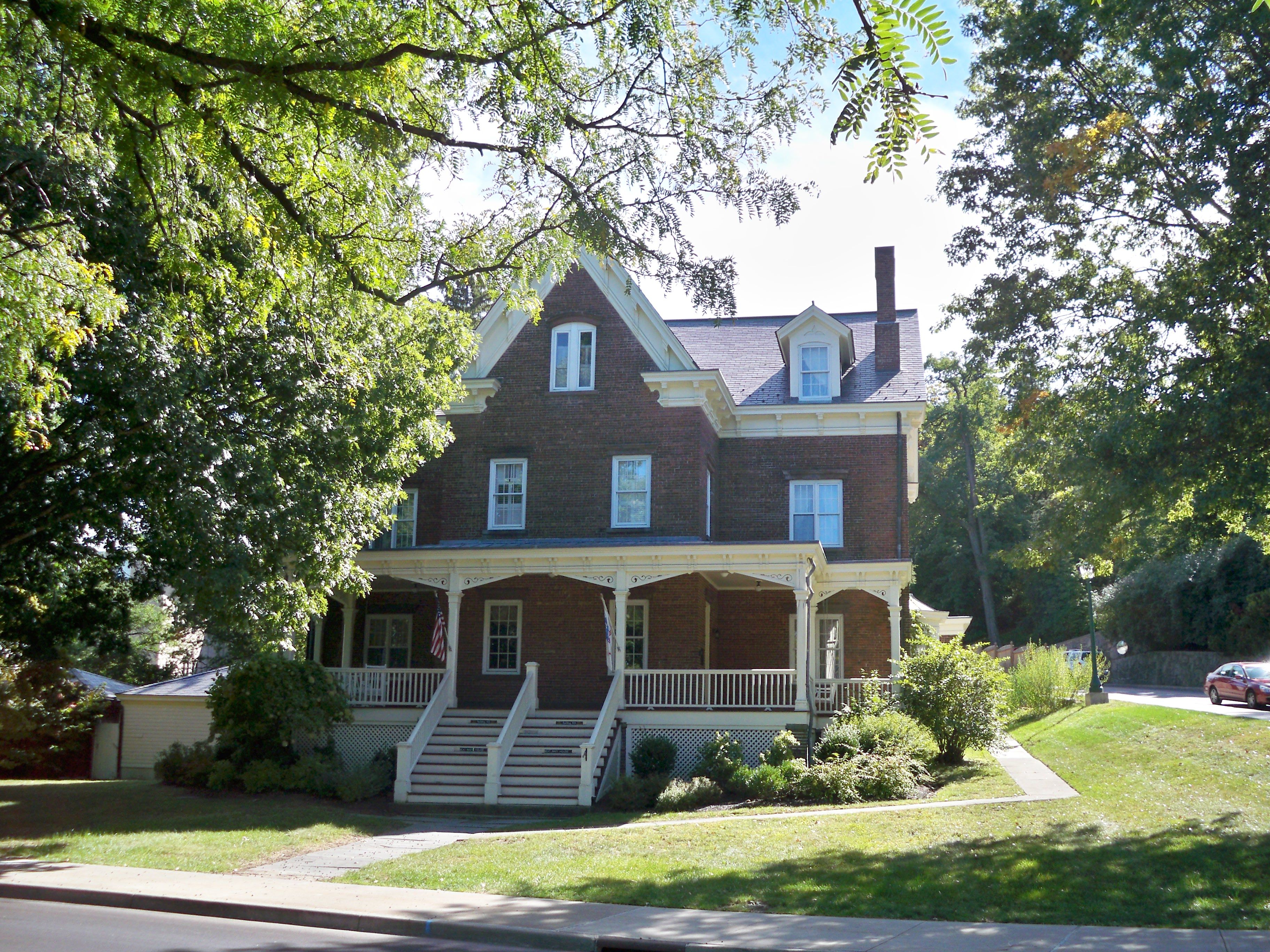 Ihg Army Hotels Beat Navy House - Historia