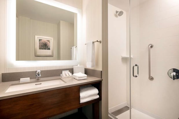 Images Hilton Garden Inn Long Island City New York