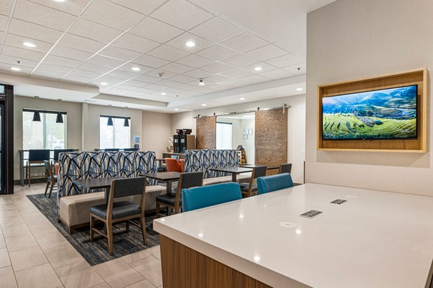 Images Holiday Inn Express & Suites Buford NE - Lake Lanier by IHG