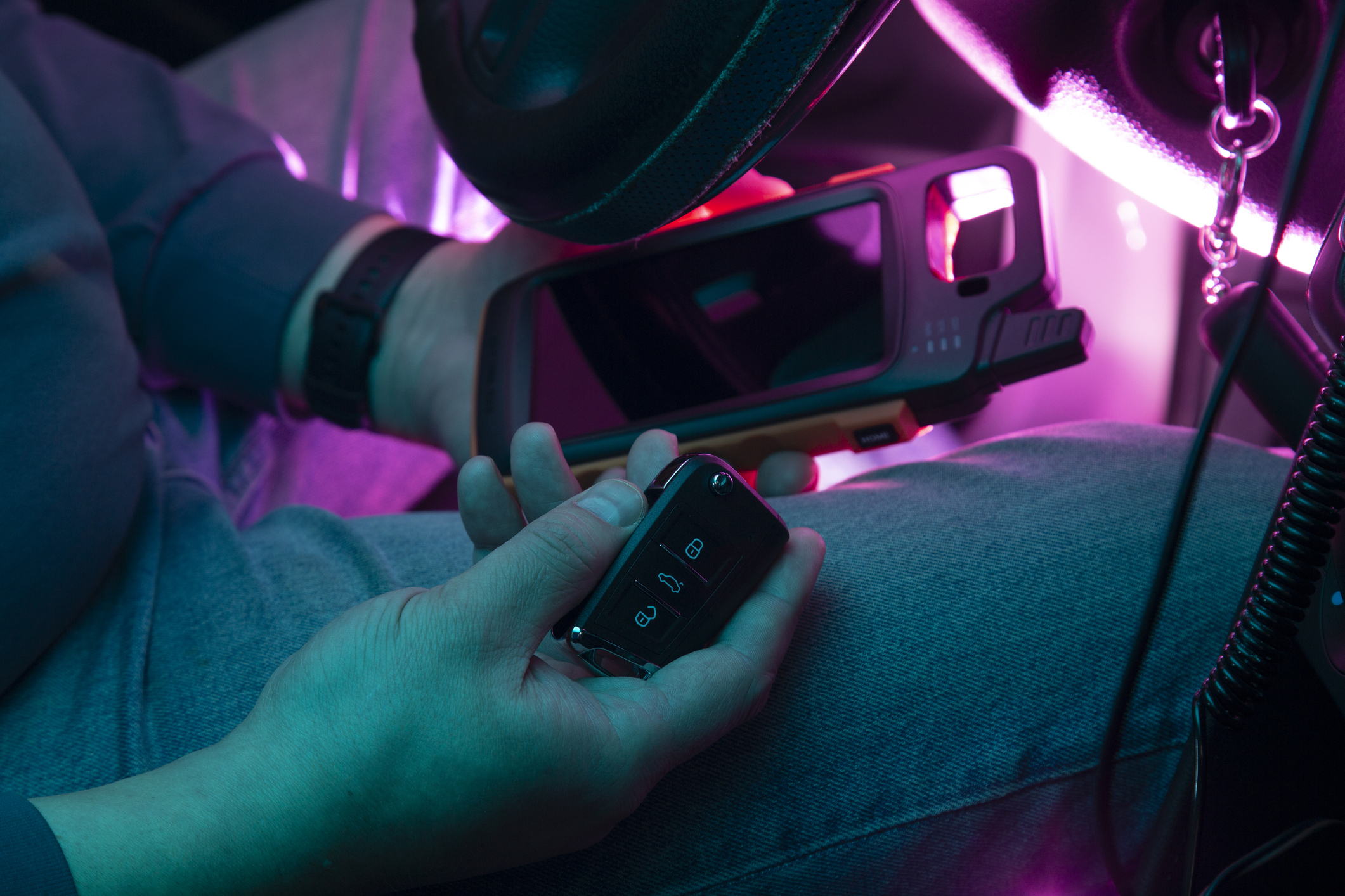 Our mobile locksmith for car team is available 24/7, ready to unlock vehicles, replace lost keys, or program new fobs right at your location fast, efficient, and affordable.