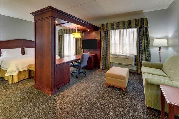 Images Hampton Inn & Suites Indianapolis-Airport