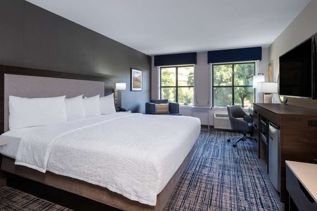 Images Hampton Inn & Suites Agoura Hills