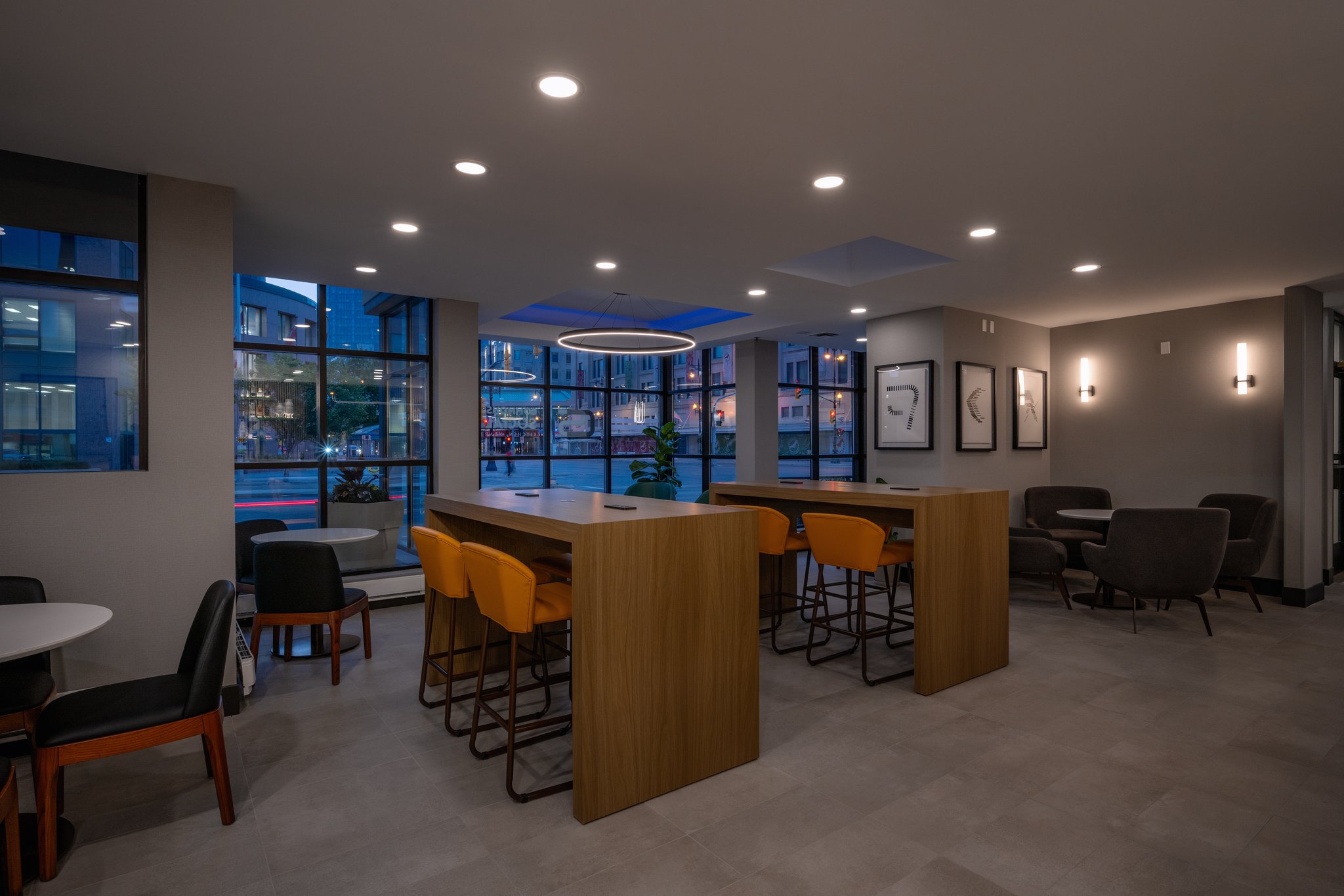 Images Holiday Inn & Suites Winnipeg-Downtown by IHG