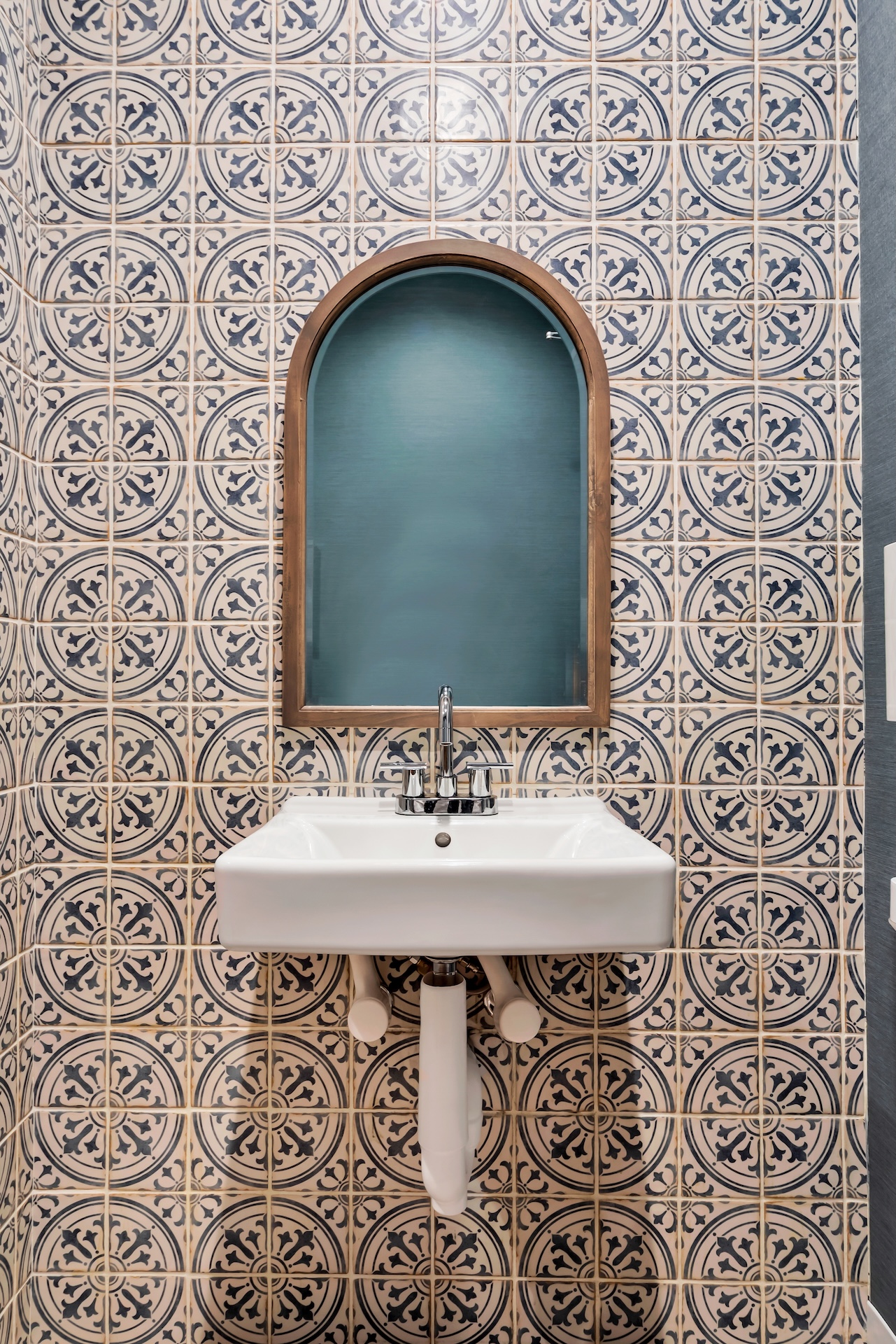 SUGARED + BRONZED Northern Liberties Restroom