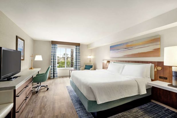 Images Hilton Garden Inn Carlsbad Beach