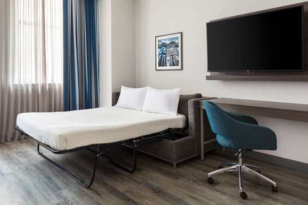 Images Hampton Inn & Suites Baltimore Inner Harbor
