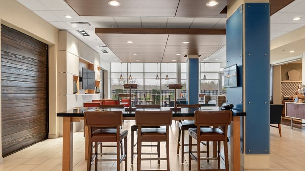 Images Holiday Inn Express & Suites Macon North by IHG