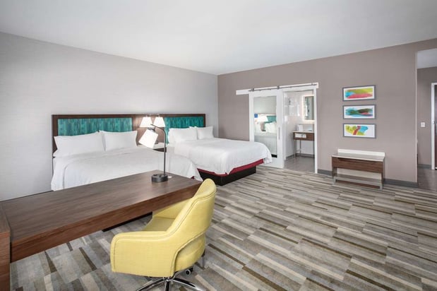 Images Hampton Inn & Suites Watsonville