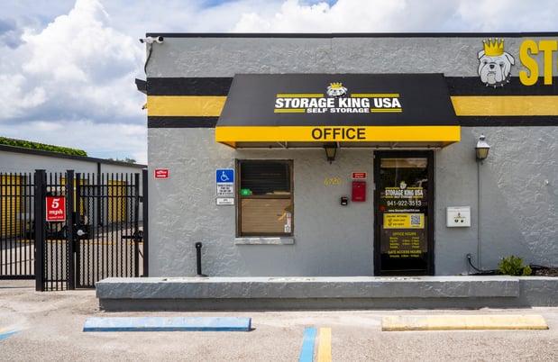 Images Storage King USA