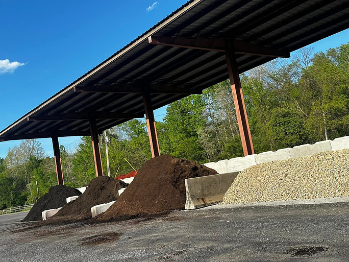 RLK Trucking’s H&C Stone & Mulch Image