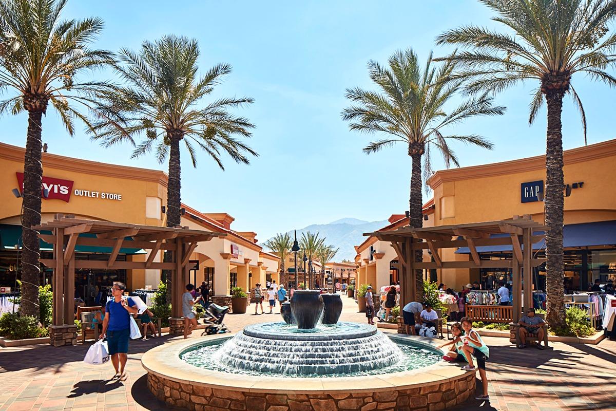 Desert Hills Premium Outlets, Cabazon California (CA) - www.semashow.com