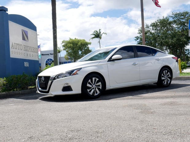 Images Auto Express Credit