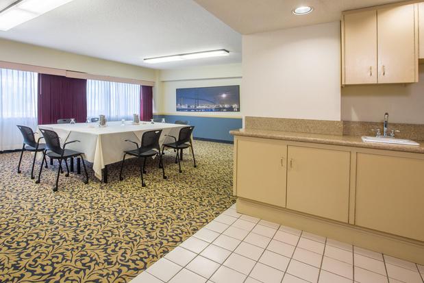 Images Crowne Plaza Los Angeles Harbor Hotel by IHG