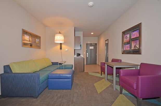Images Holiday Inn Express & Suites Oklahoma City Mid - Arpt Area by IHG