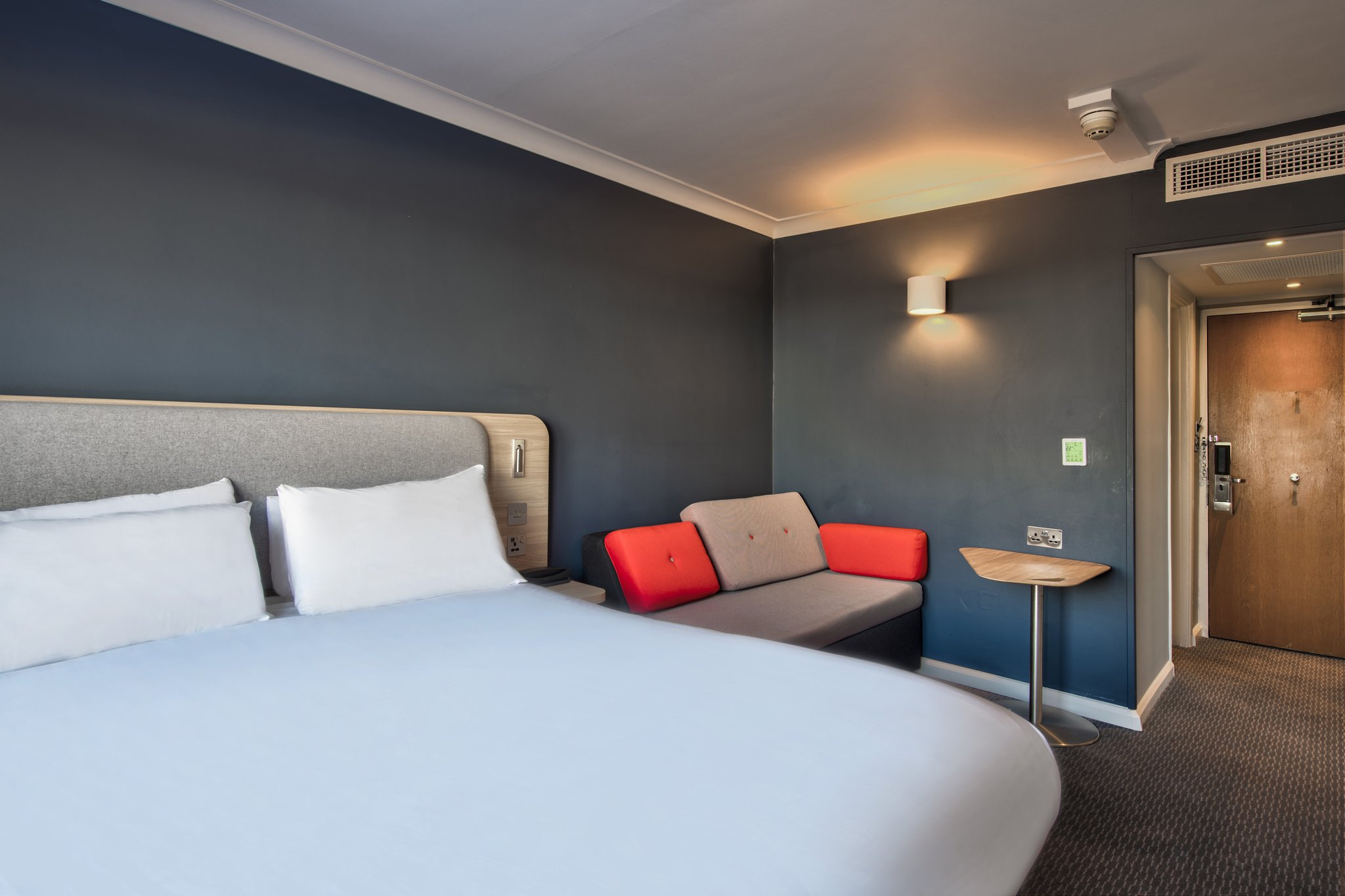 Images Holiday Inn Express Edinburgh - City West by IHG
