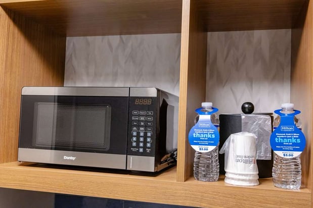 Images Hilton Garden Inn Lakewood