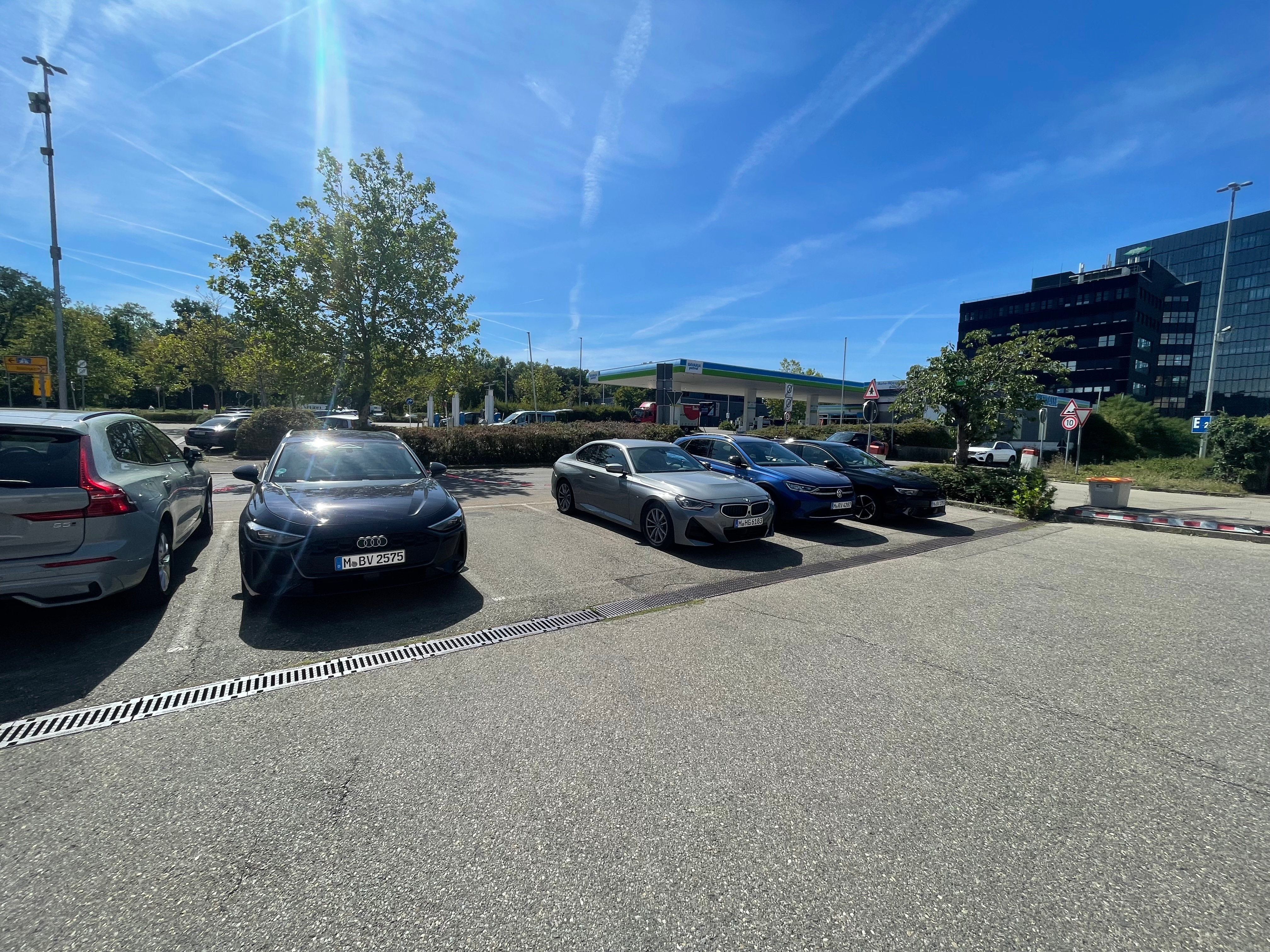 SIXT Autovermietung Sindelfingen, Tilsiter Str. 15(Breuninger.) in Sindelfingen