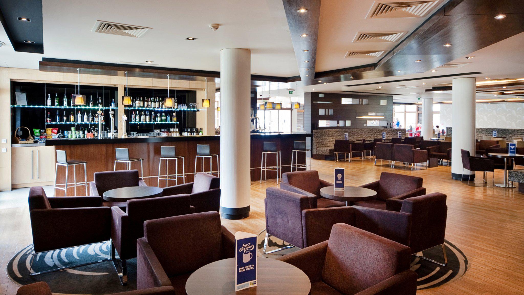 Holiday Inn Express London - Epsom Downs, an IHG Hotel Surrey 01372 755200