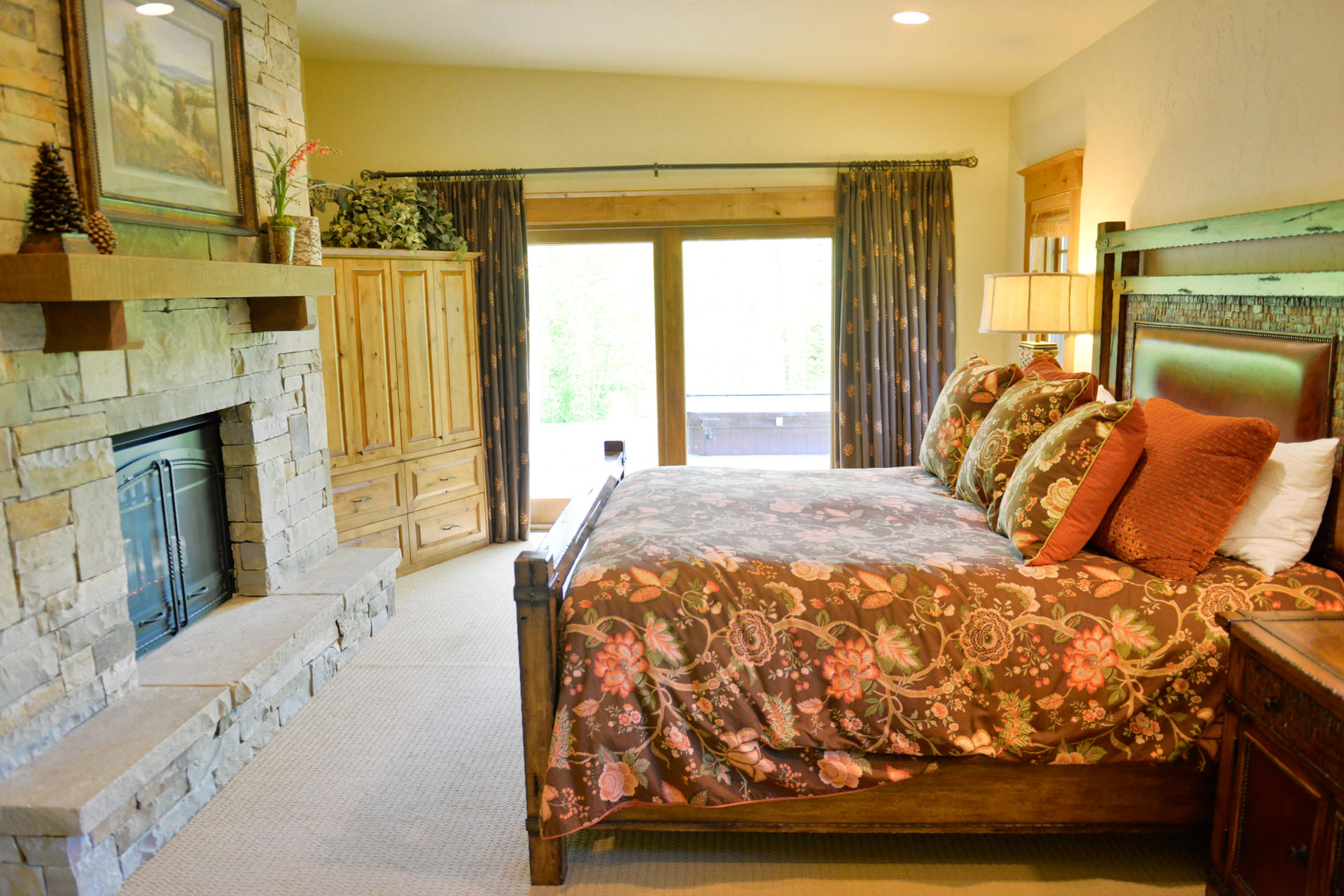 Go Sandpoint Vacation Rentals Hussey Residence Bedroom