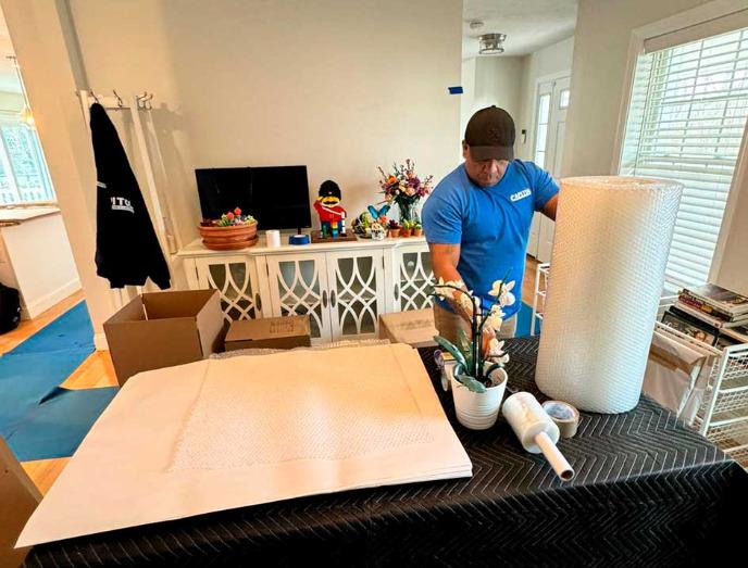 Images Capitol Moving Company - Manchester