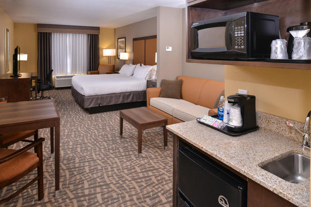 Images Holiday Inn Express & Suites Page - Lake Powell Area, an IHG Hotel