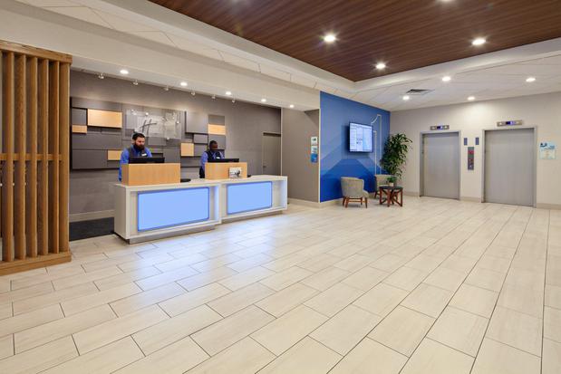 Images Holiday Inn Express Los Angeles - LAX Airport, an IHG Hotel