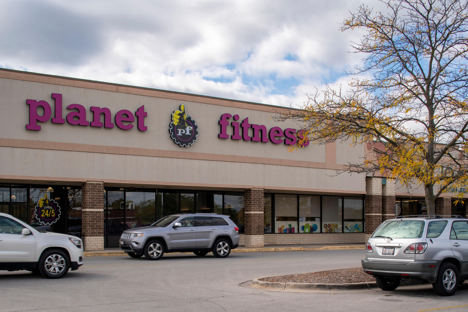 Planet Fitness at Rivercrest Shopping Center