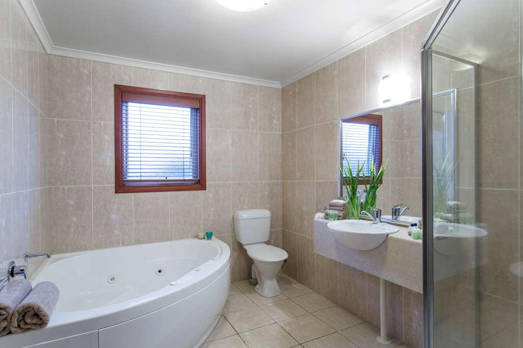 Images Best Western Colonial Village Motel