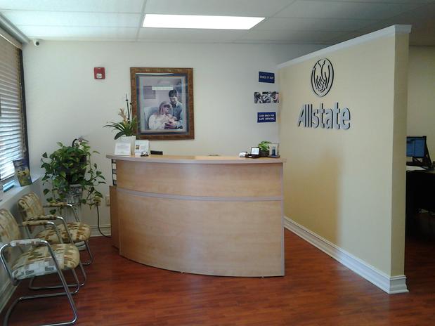 Images Lizette Sanchez: Allstate Insurance
