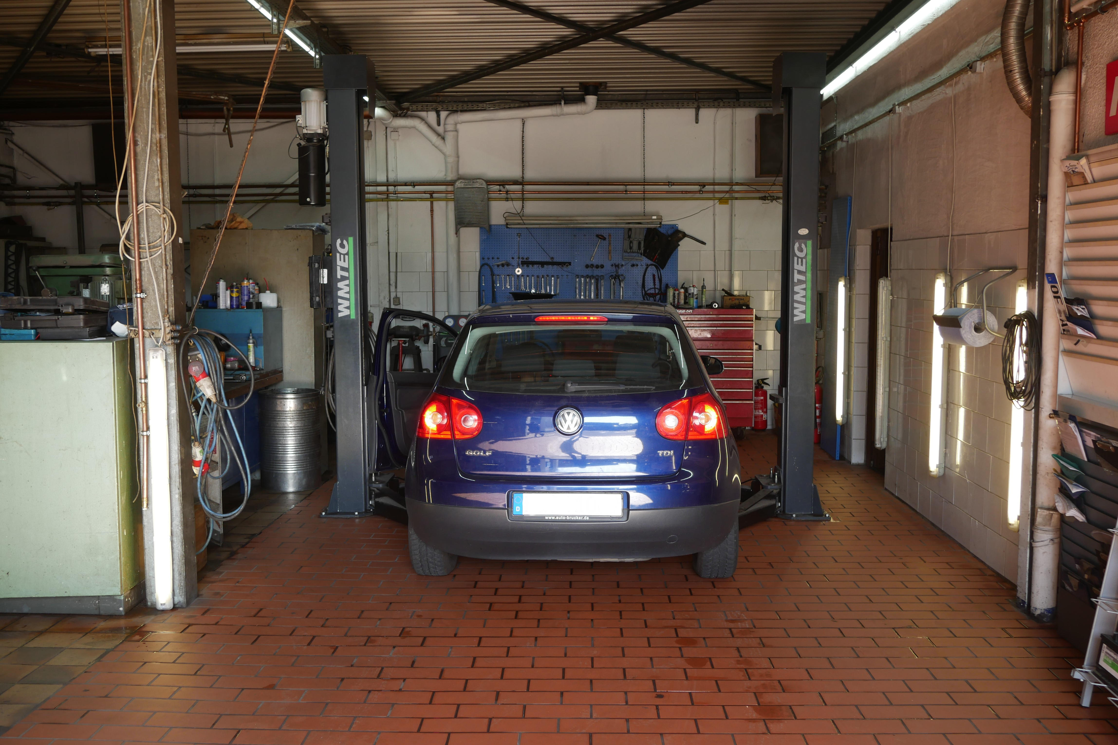 Boxenstop Lilienthal GmbH, Alter Auheimer Weg 12 in Hanau