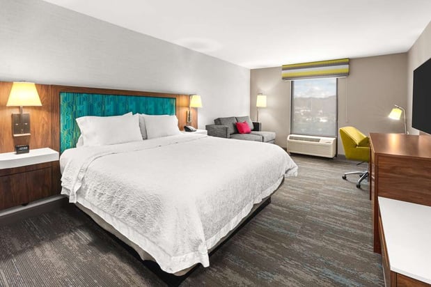 Images Hampton Inn Seekonk