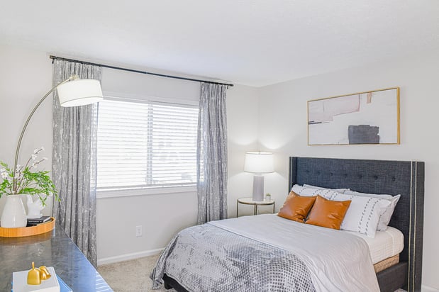 Images Corners at Holcomb Bridge