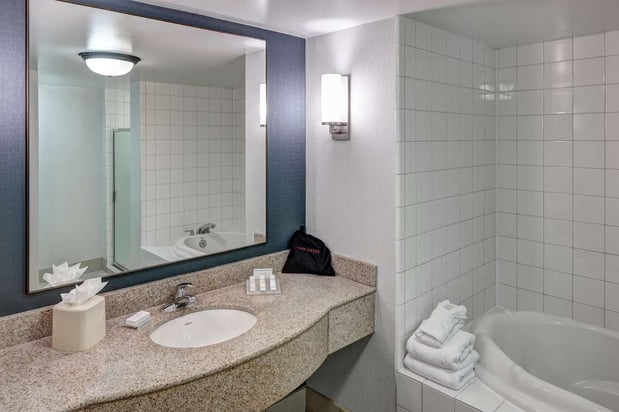 Images Hilton Garden Inn Savannah Airport