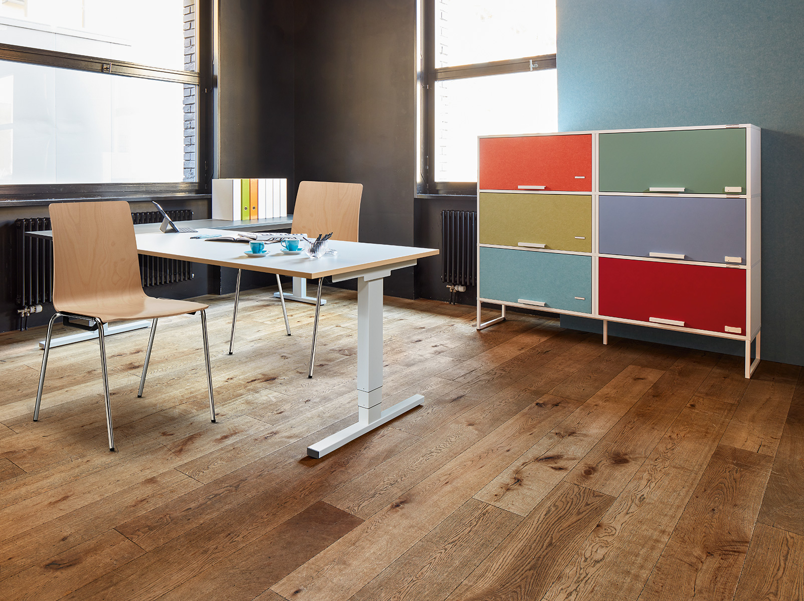 Echo Büromöbel Ernst & Cie AG, Huebstrasse 4 in Holziken