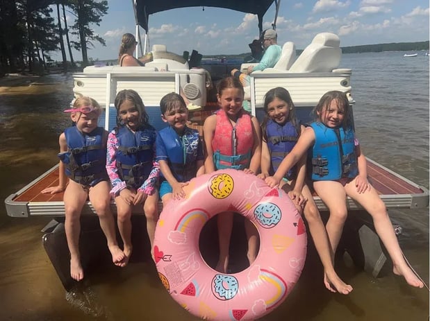 Images LETTS GO Watersports