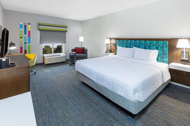 Images Hampton Inn & Suites Tulsa-Woodland Hills 71st-Memorial