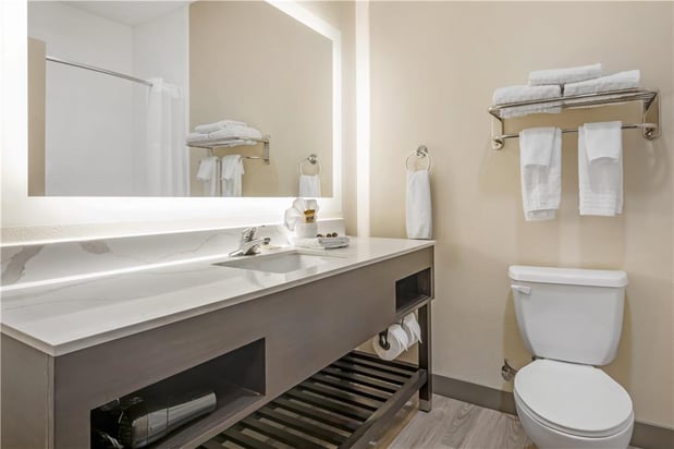 Images Best Western Plus Monica Royale Inn & Suites