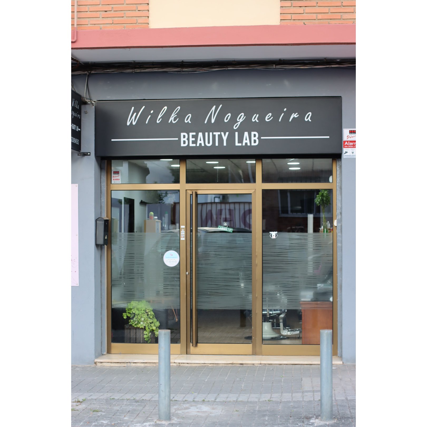 Wilka Nogueira Beauty Lab Logo