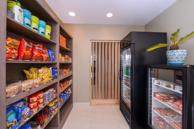 Images Holiday Inn Express & Suites St. Petersburg - Madeira Beach by IHG